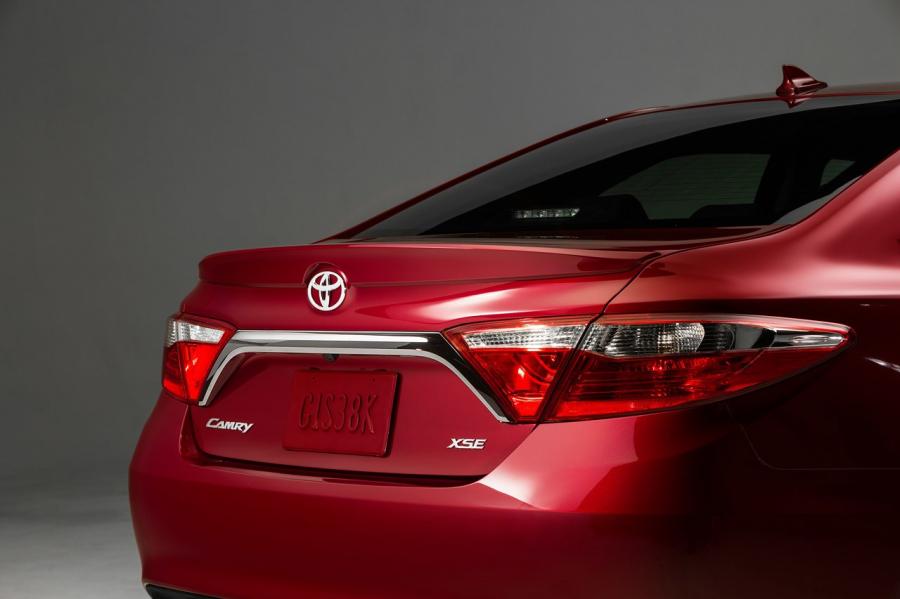  Toyota Camry 2015 года  (фото 13 из 78)